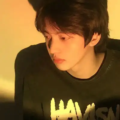 唐依童